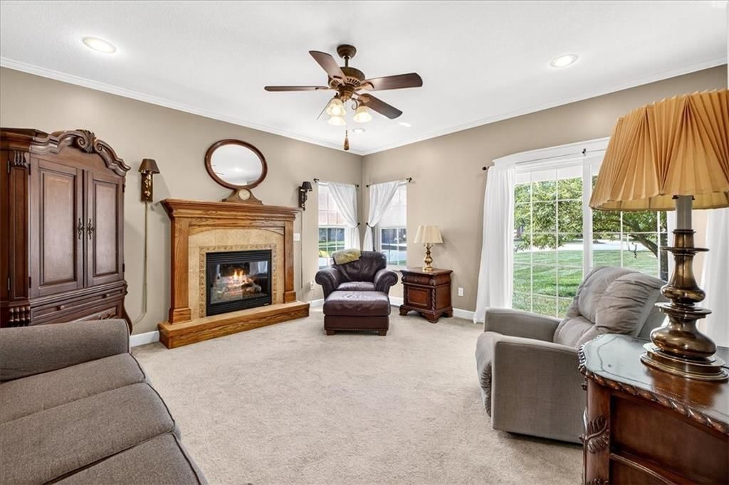 Photo 12 of 53 - 1800 Meadowlark Court