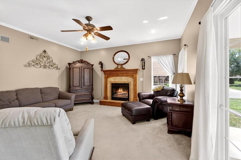 Photo 13 of 53 - 1800 Meadowlark Court