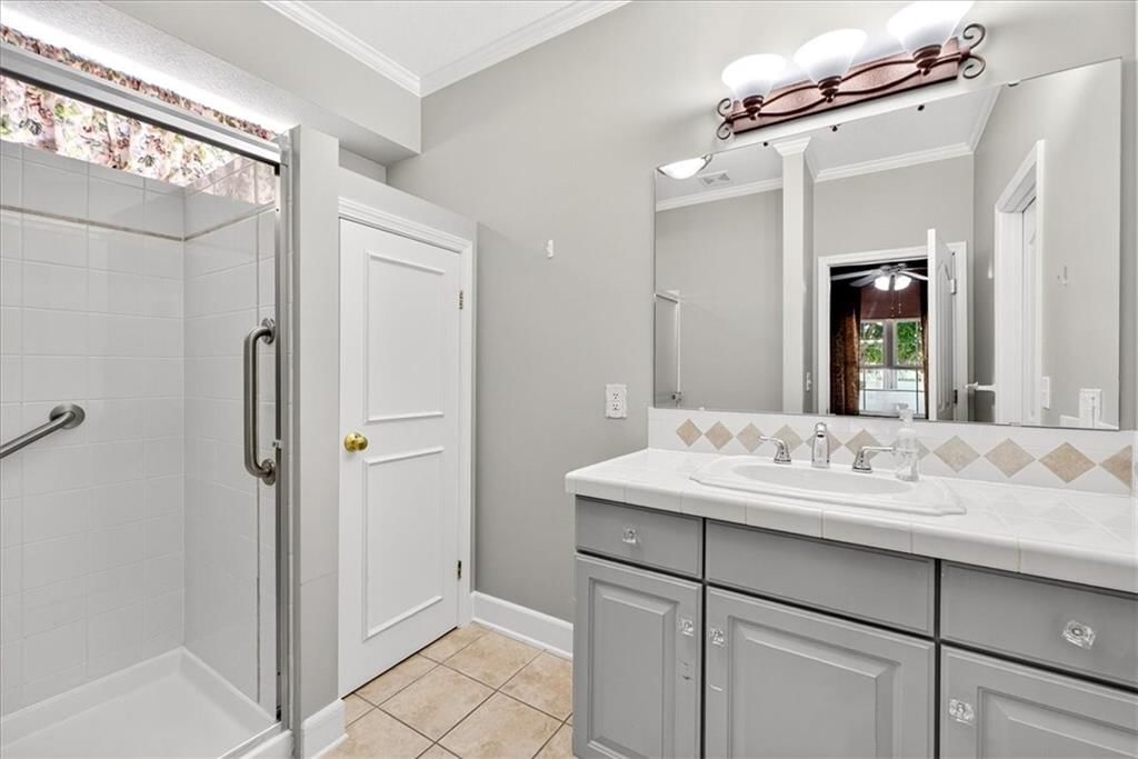Photo 30 of 53 - 1800 Meadowlark Court