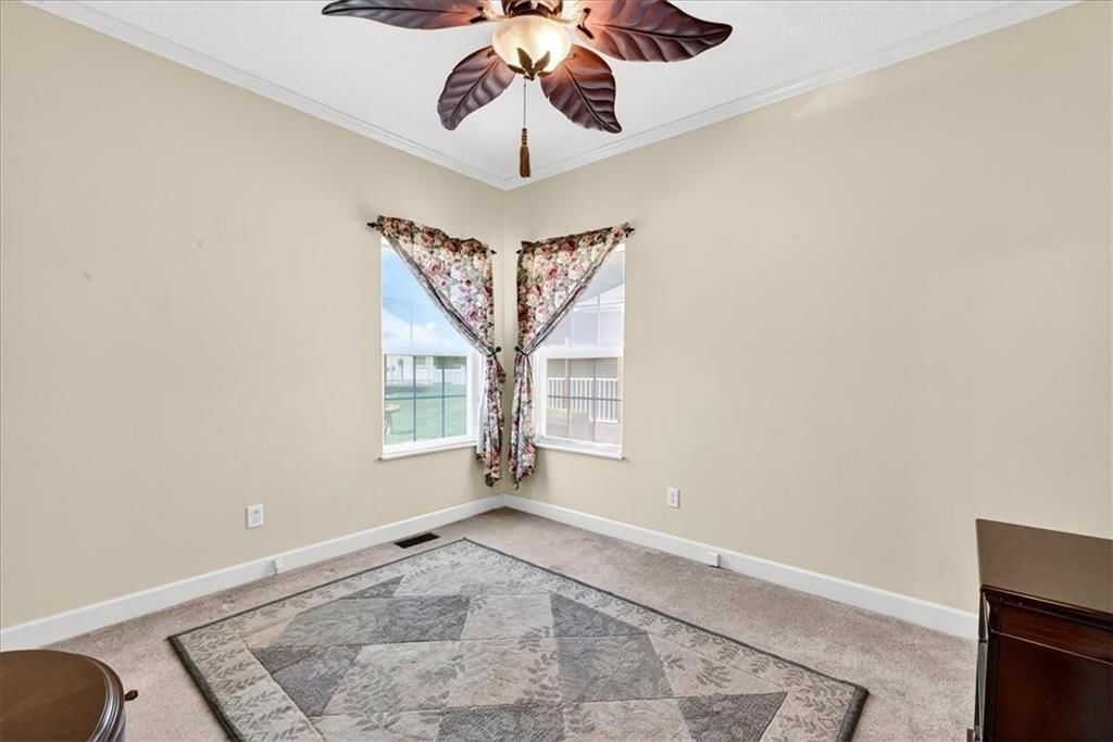 Photo 33 of 53 - 1800 Meadowlark Court
