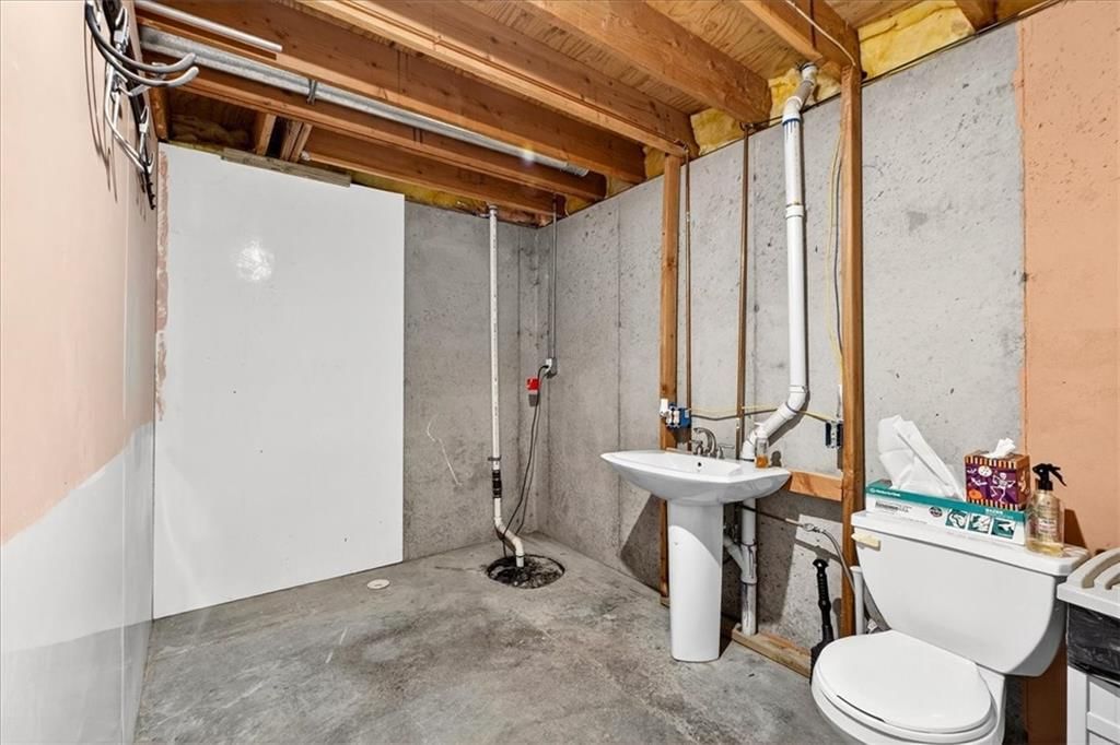 Photo 38 of 53 - 1800 Meadowlark Court