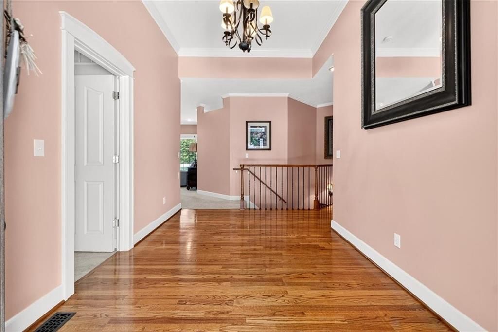 Photo 9 of 53 - 1800 Meadowlark Court