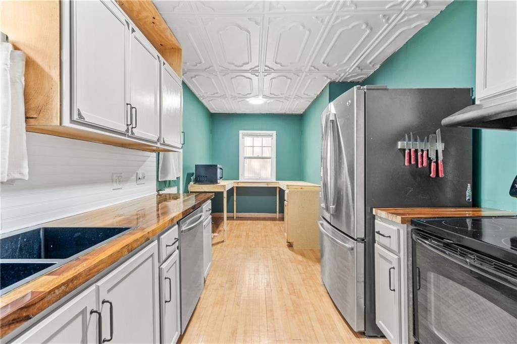 628 N Broadway Street — photo 16