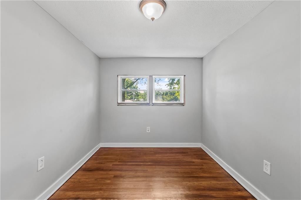 628 N Broadway Street — photo 30