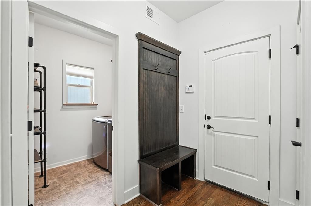1915 Creek View Lane — photo 11