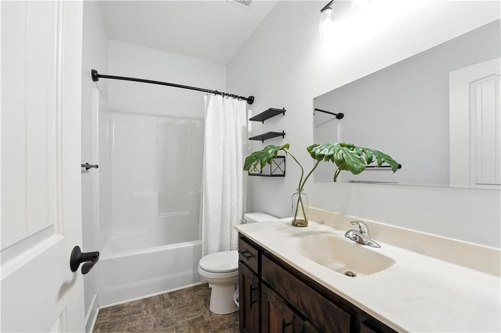 1915 Creek View Lane — photo 24