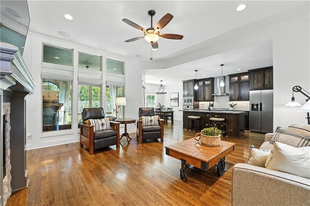 1915 Creek View Lane — photo 4
