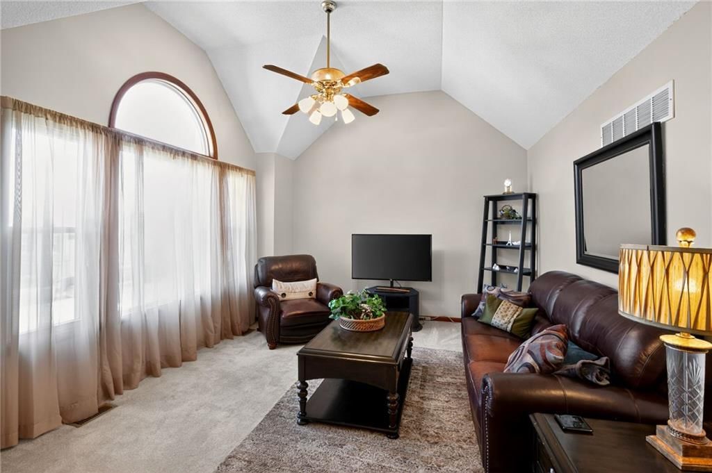 7340 N Rhode Avenue — photo 11