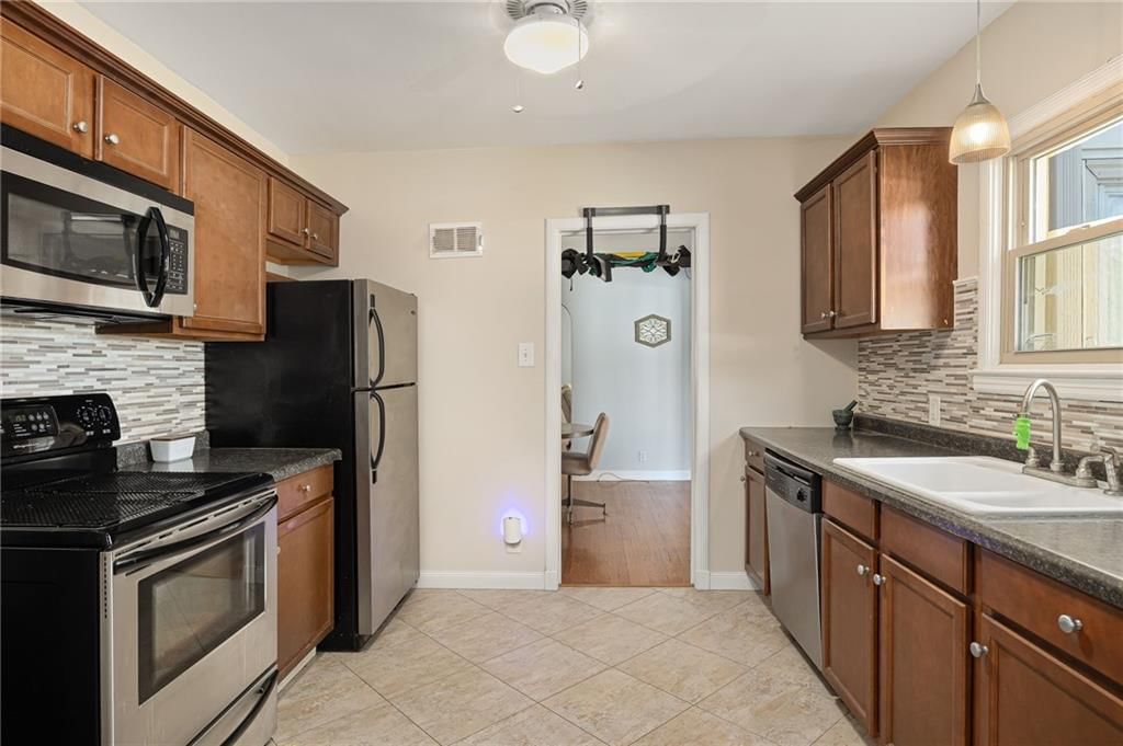 3201 Renick Street — photo 15
