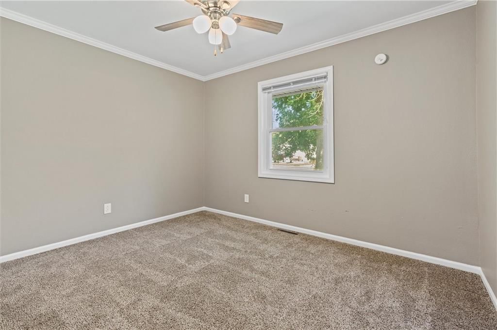 216 S Nettleton Street — photo 11