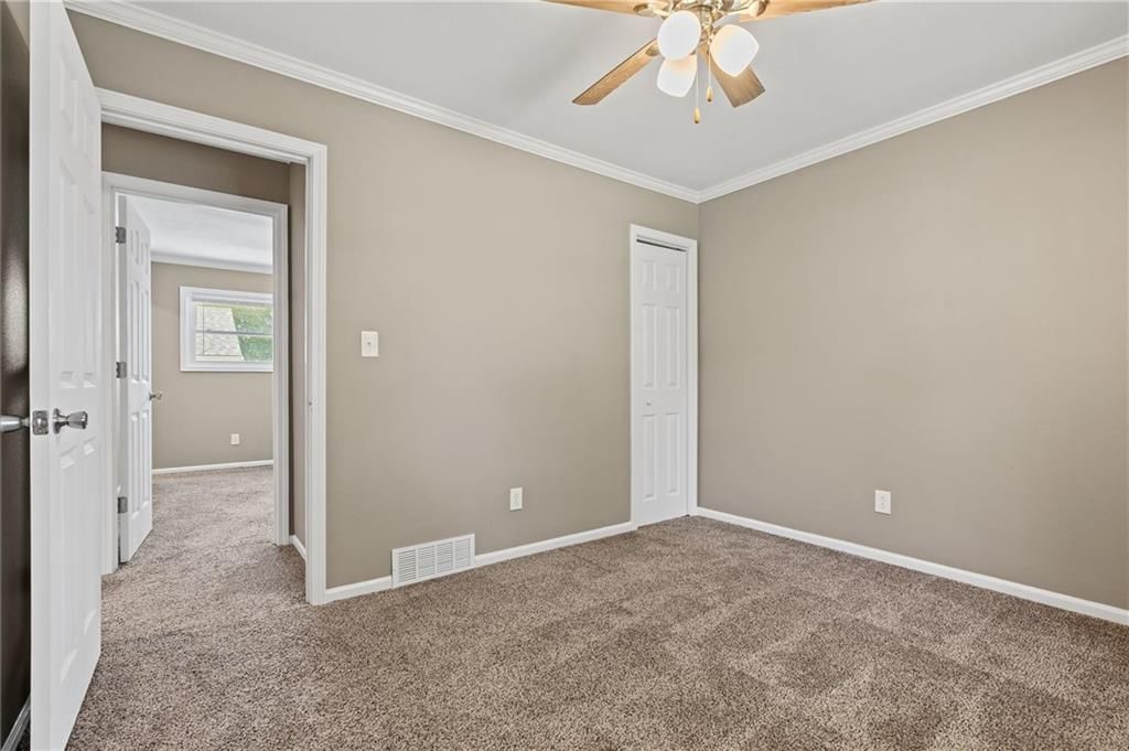 216 S Nettleton Street — photo 12