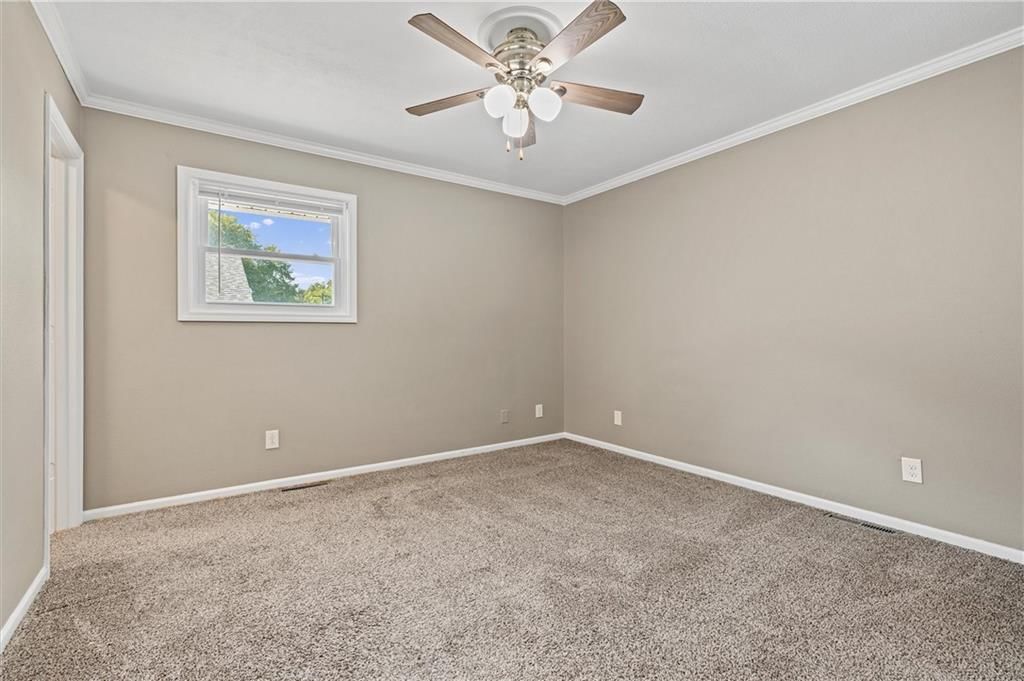 216 S Nettleton Street — photo 13