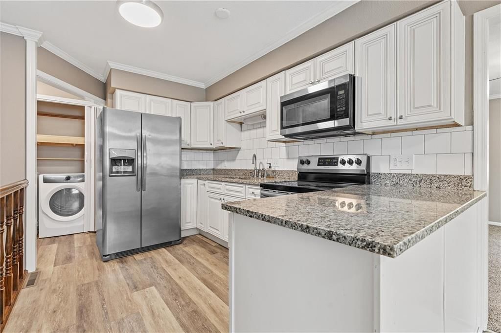 216 S Nettleton Street — photo 18