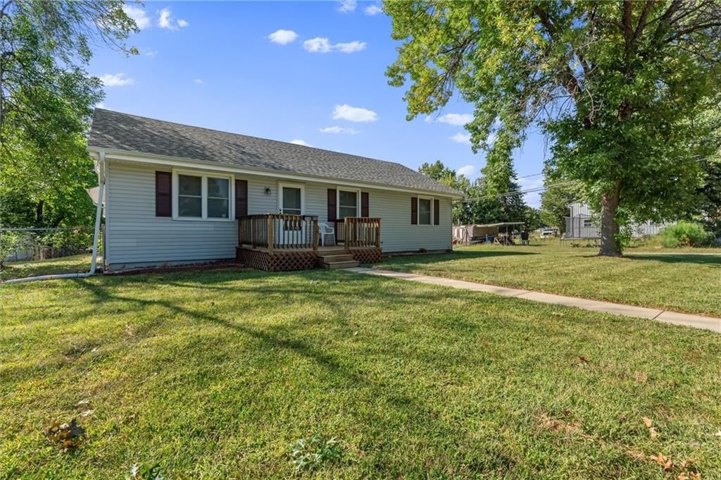 216 S Nettleton Street — photo 3