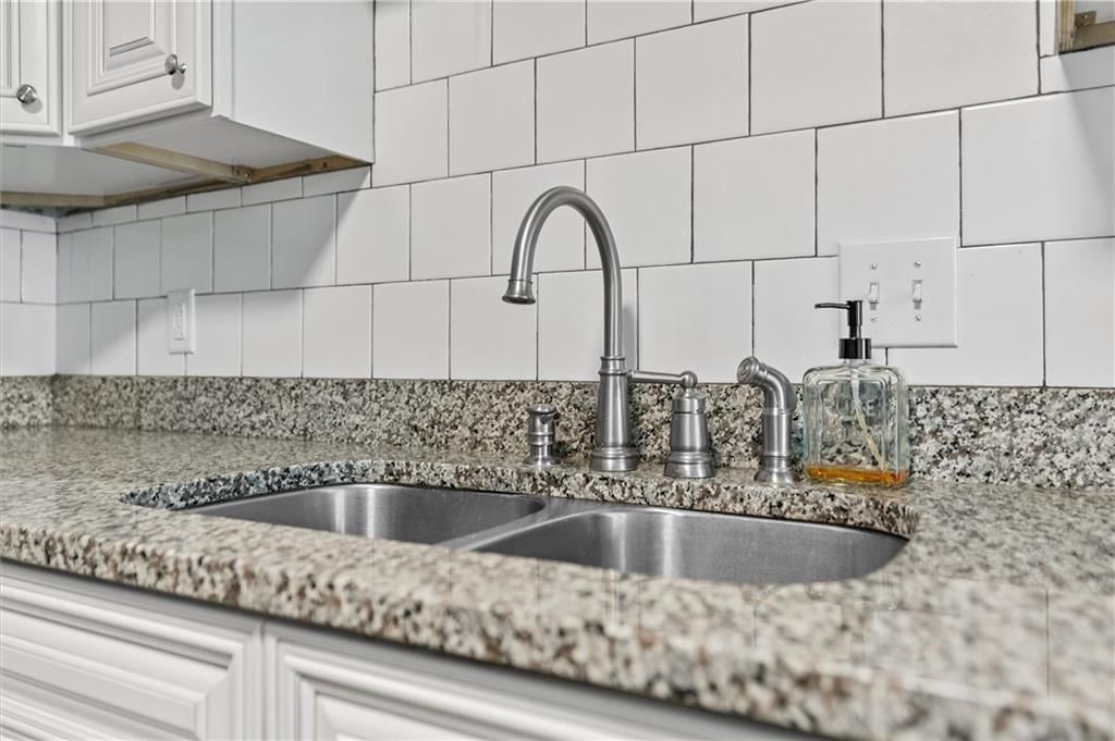 216 S Nettleton Street — photo 21