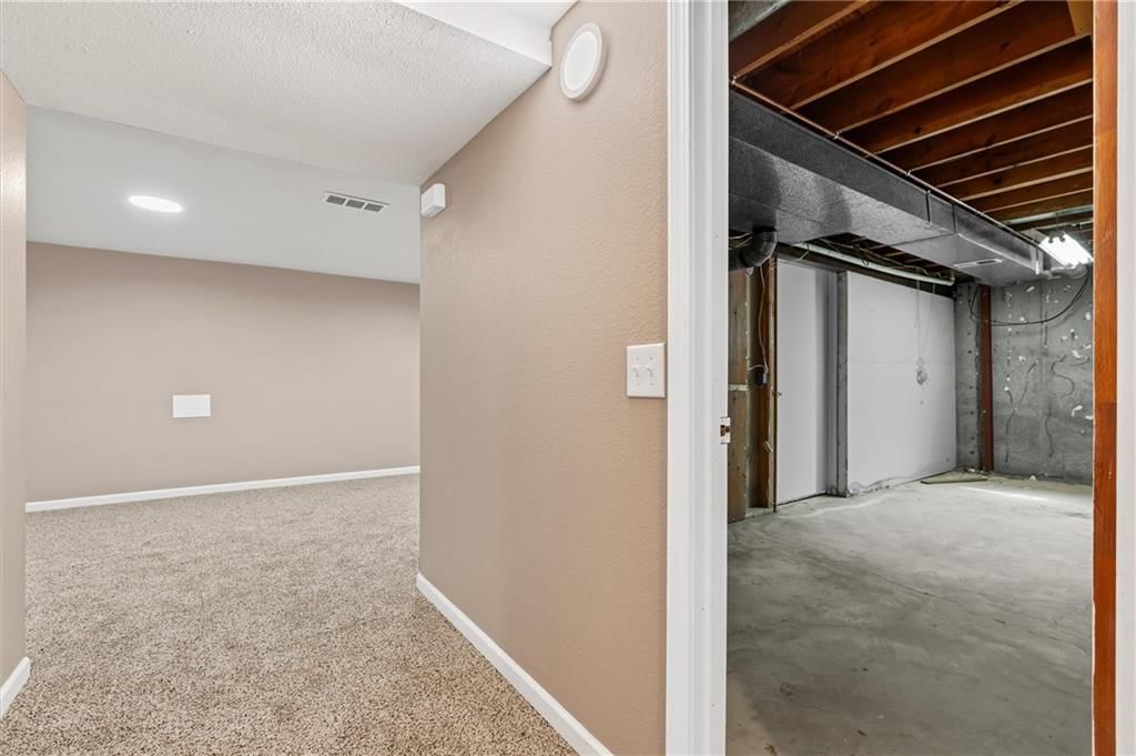 216 S Nettleton Street — photo 23