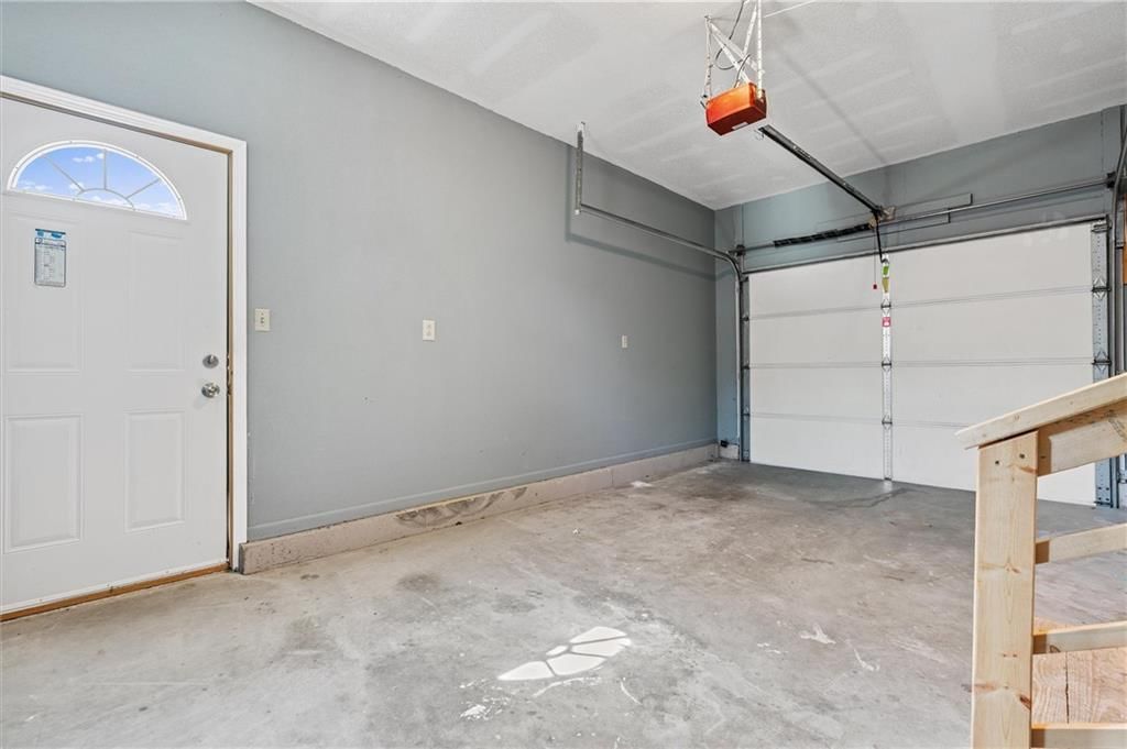 216 S Nettleton Street — photo 28