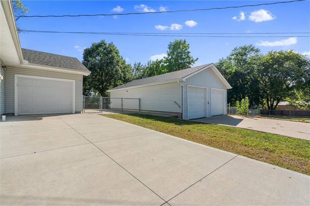 216 S Nettleton Street — photo 30