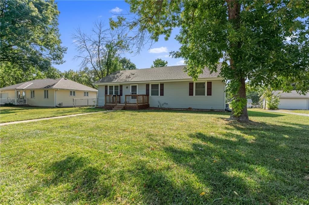 216 S Nettleton Street — photo 4