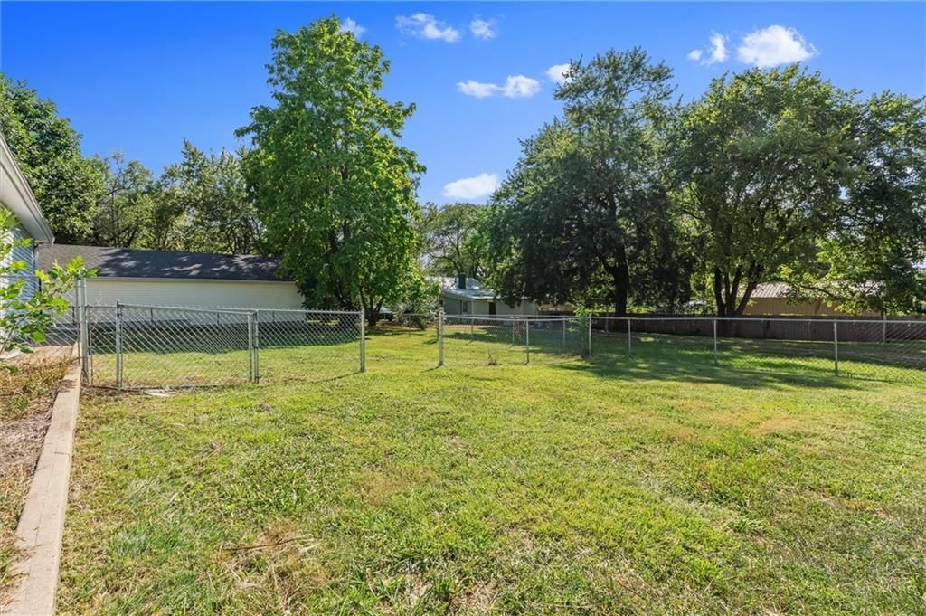 216 S Nettleton Street — photo 35