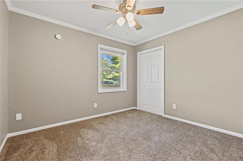 216 S Nettleton Street — photo 9