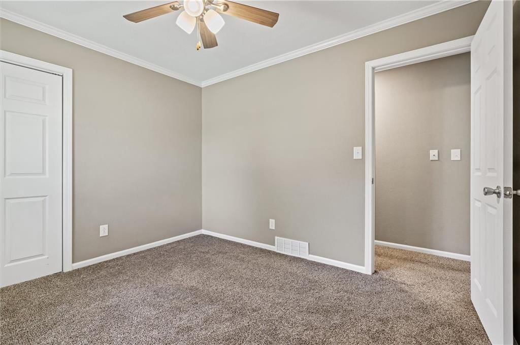 216 S Nettleton Street — photo 10