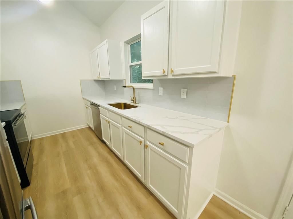 1932 N 80TH Court — photo 11
