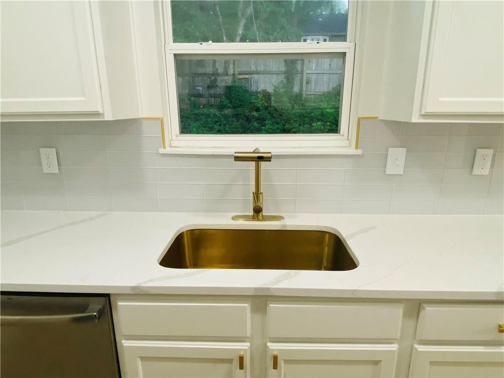 1932 N 80TH Court — photo 13