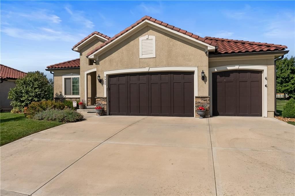 3920 SW Kamryn Drive — photo 2