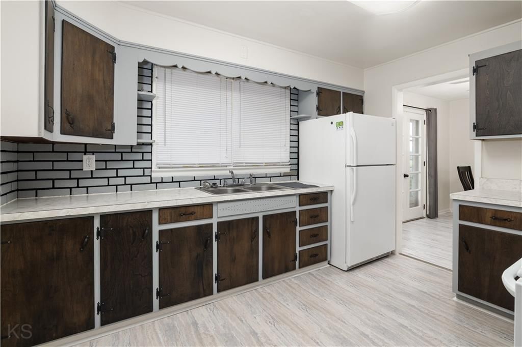 1821 S Ingram Avenue — photo 17