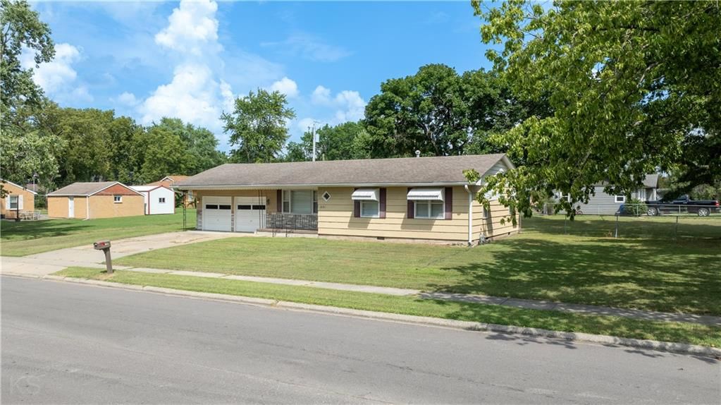 1821 S Ingram Avenue — photo 20