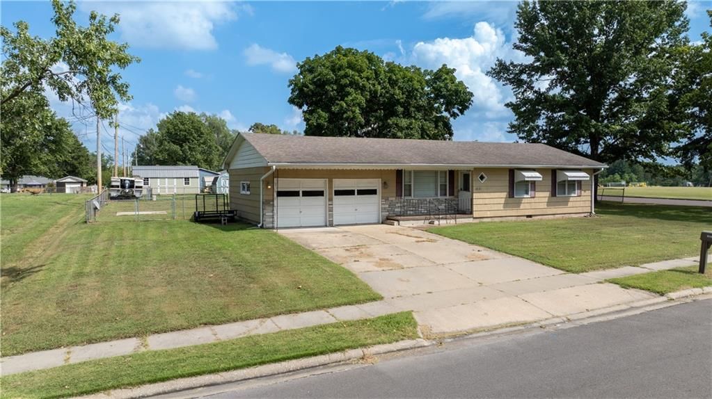 1821 S Ingram Avenue — photo 21