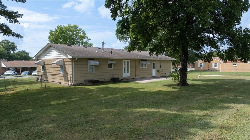 1821 S Ingram Avenue — photo 25