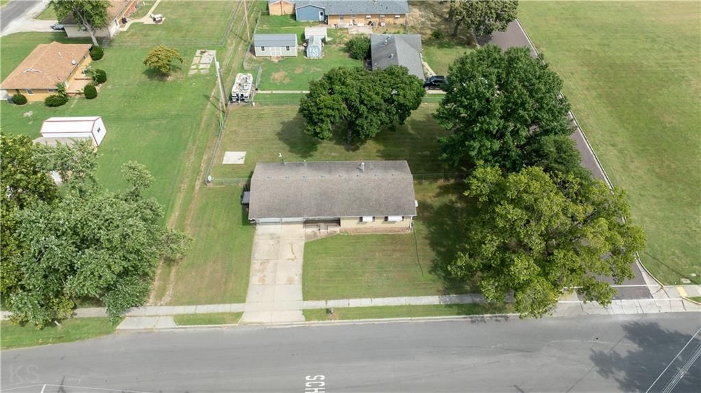 1821 S Ingram Avenue — photo 26