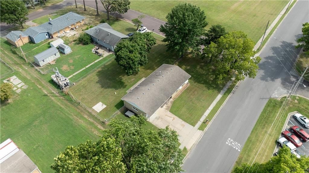 1821 S Ingram Avenue — photo 27