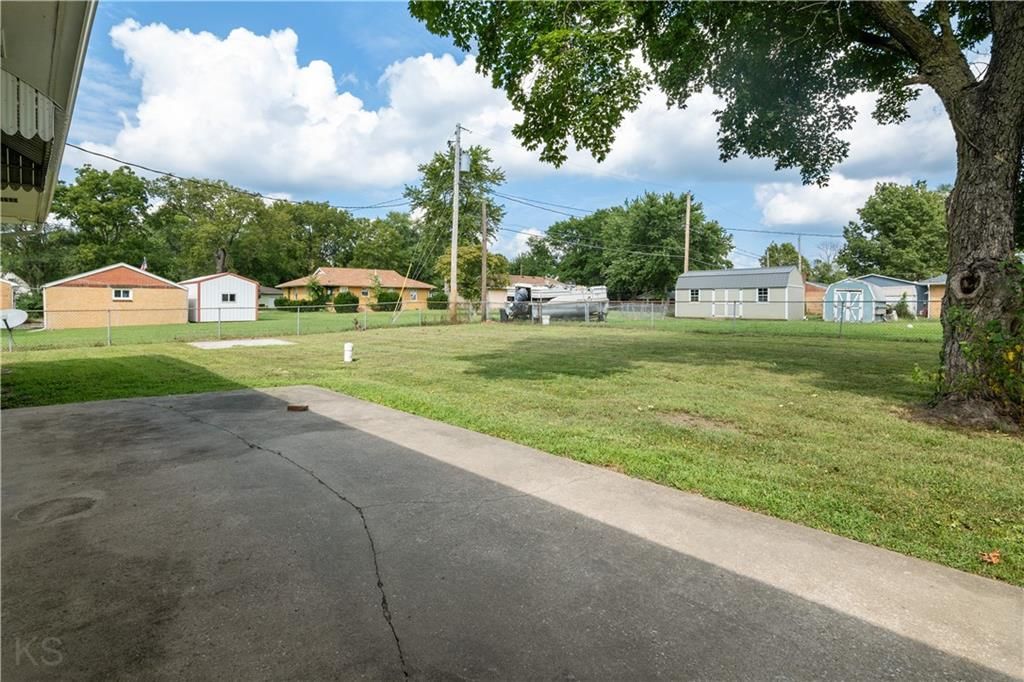1821 S Ingram Avenue — photo 31