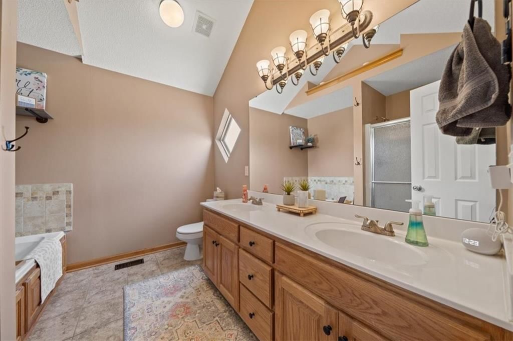 1548 S 105th Court — photo 12