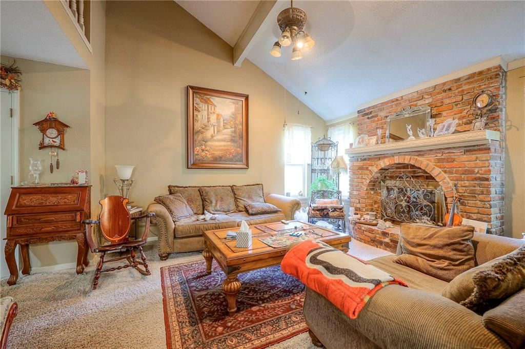 1924 E Sleepy Hollow Drive — photo 3