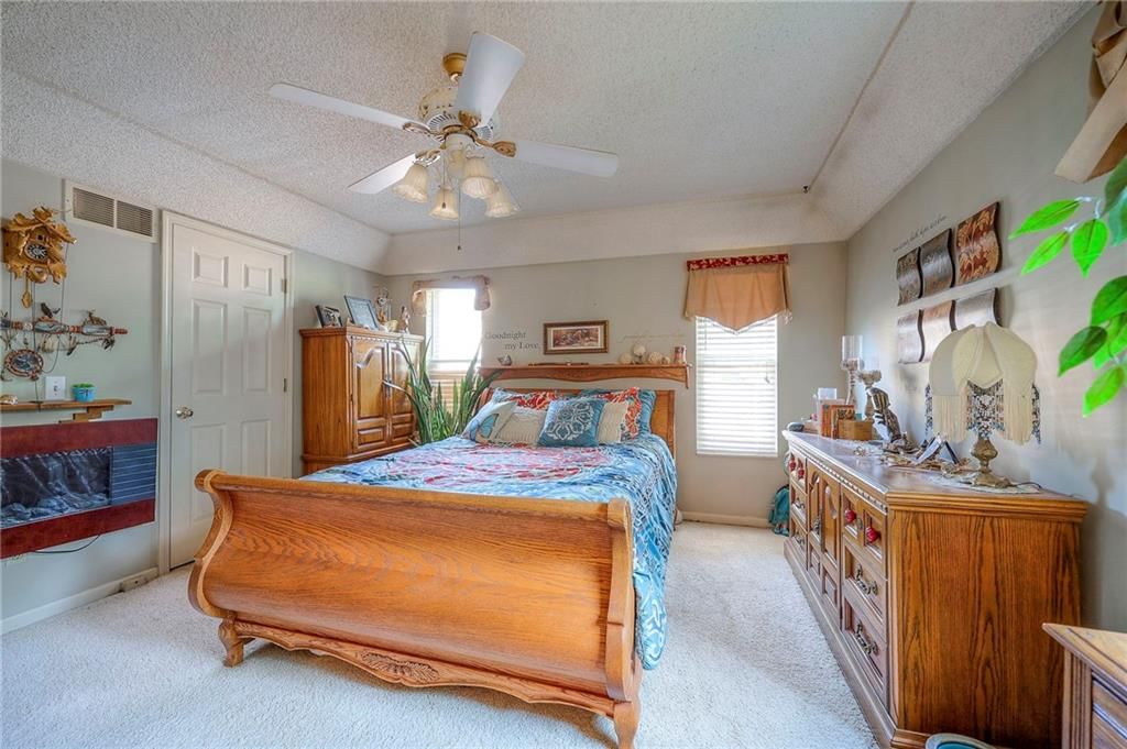 1924 E Sleepy Hollow Drive — photo 26