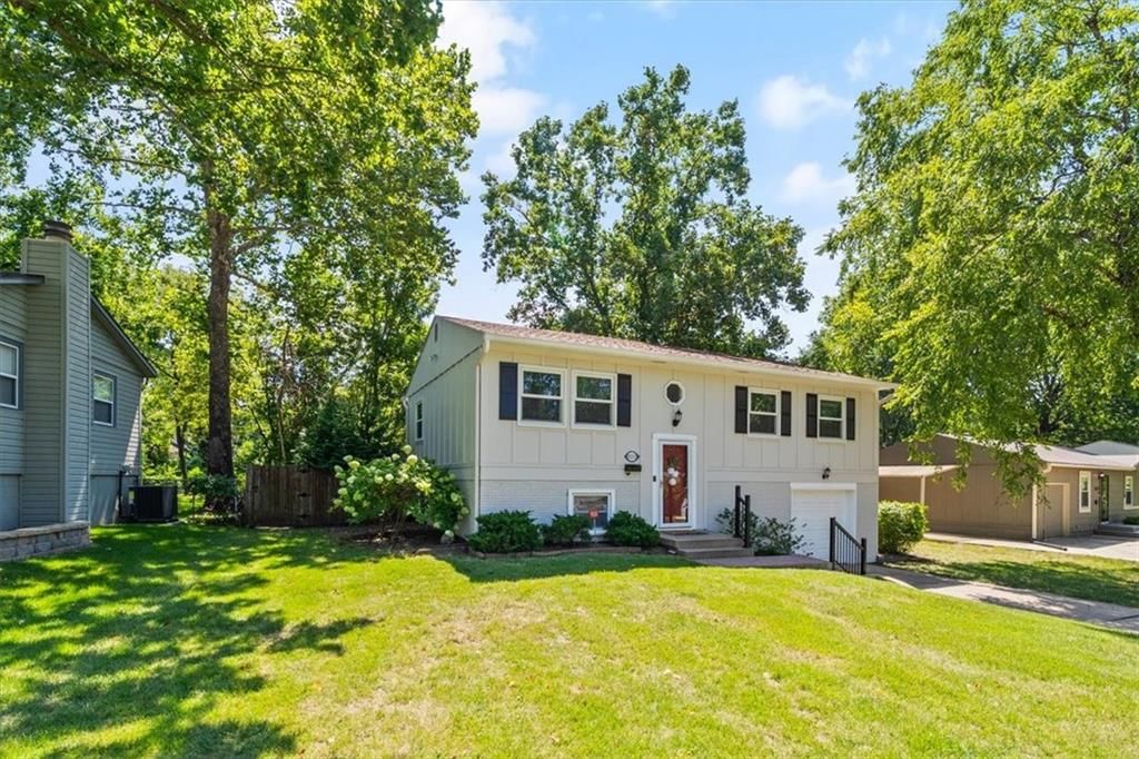 9213 W 100th Street — photo 2