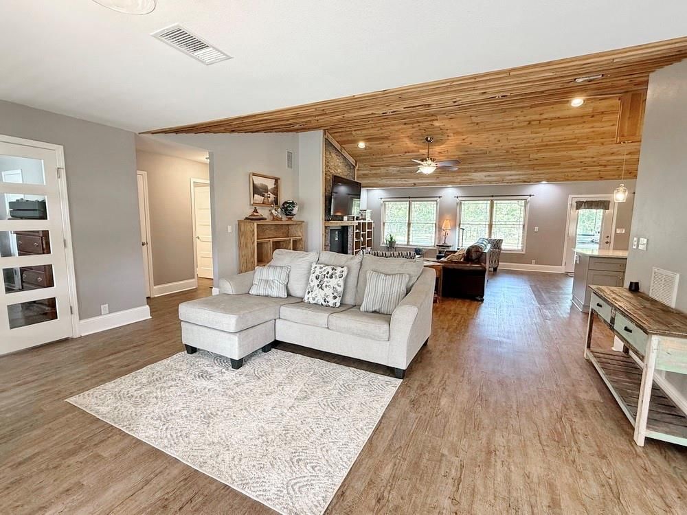 2401 NW 15 Road — photo 8