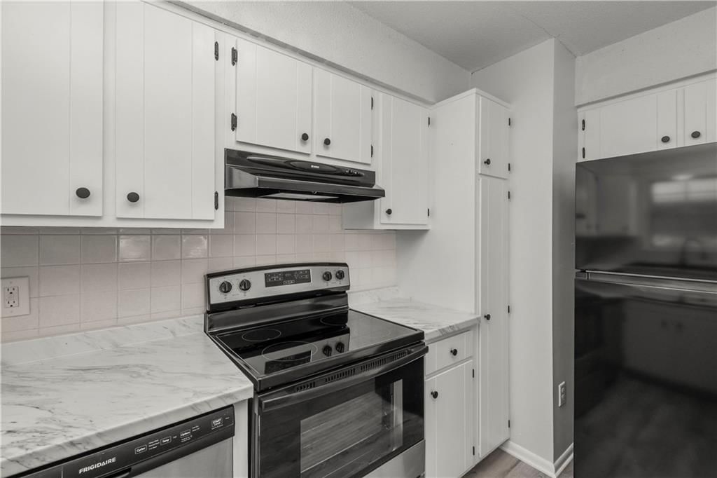 6815 N Askew Circle — photo 11