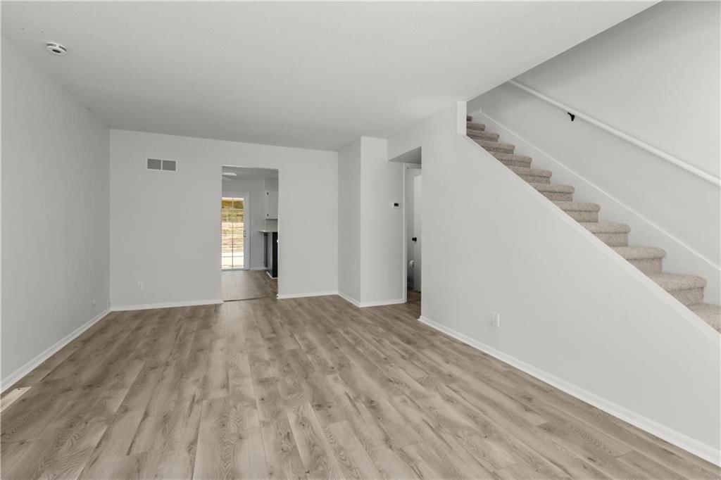 6815 N Askew Circle — photo 4