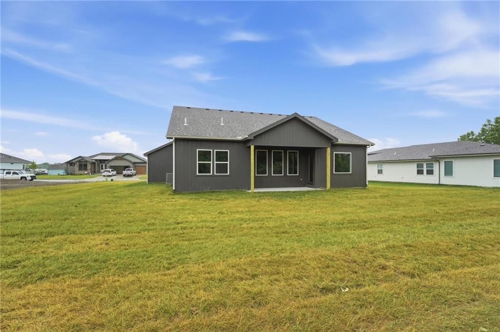 1808 Halls Creek Avenue — photo 36