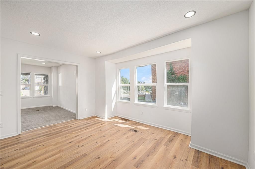 4234 Prospect Avenue — photo 9