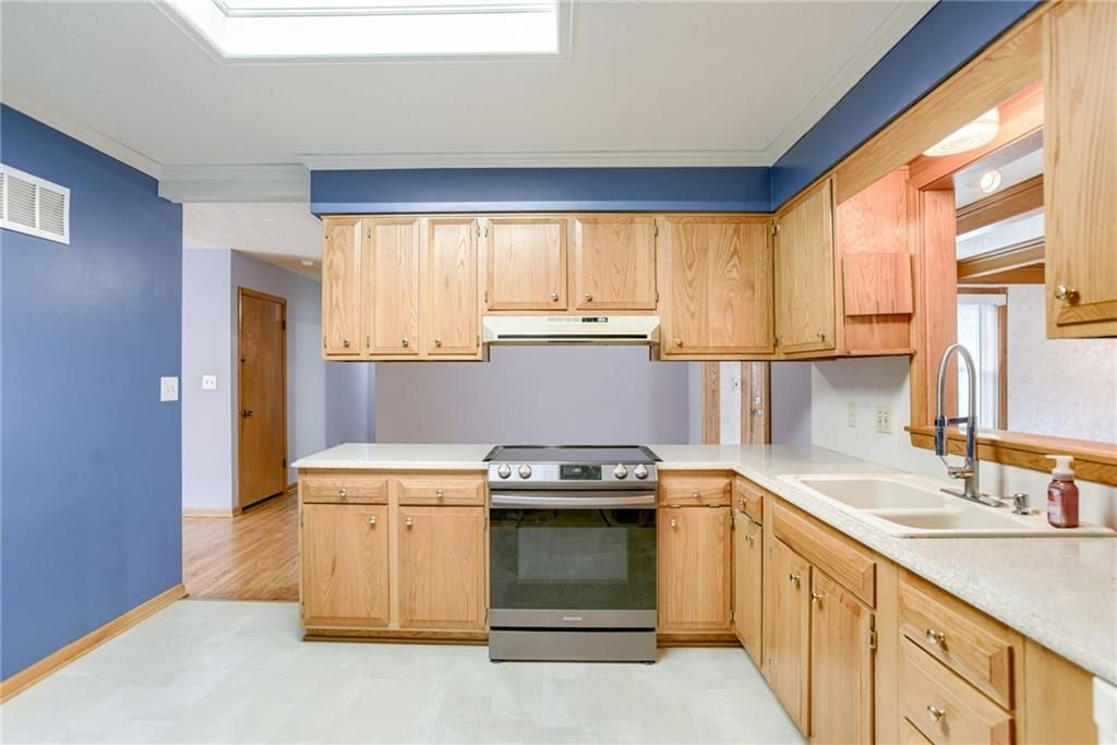 906 NW B Street — photo 13