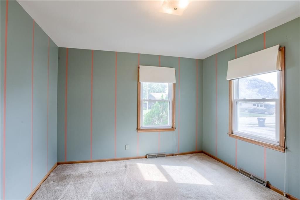 906 NW B Street — photo 25