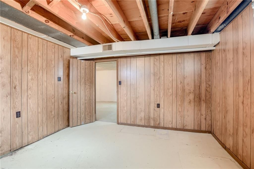 906 NW B Street — photo 30