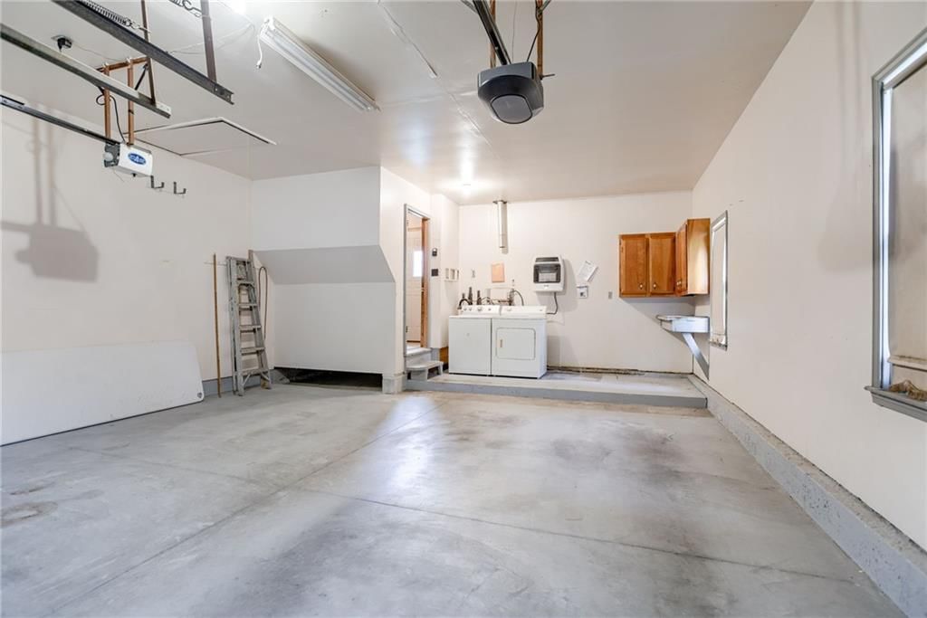 906 NW B Street — photo 33