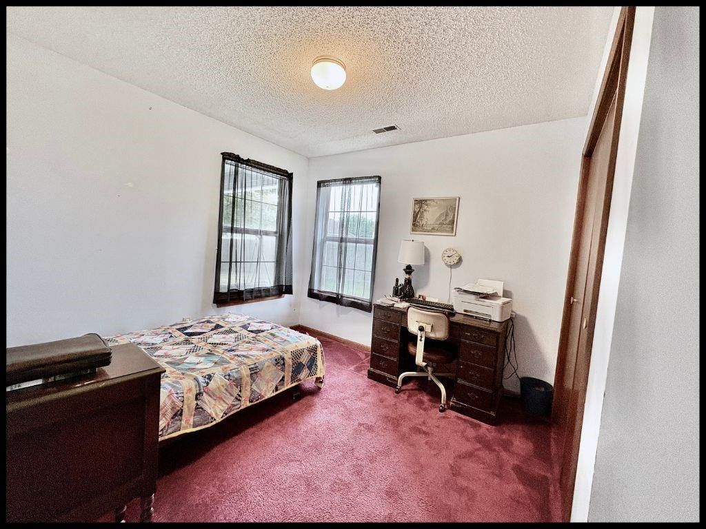 1002 Weschester Court — photo 18